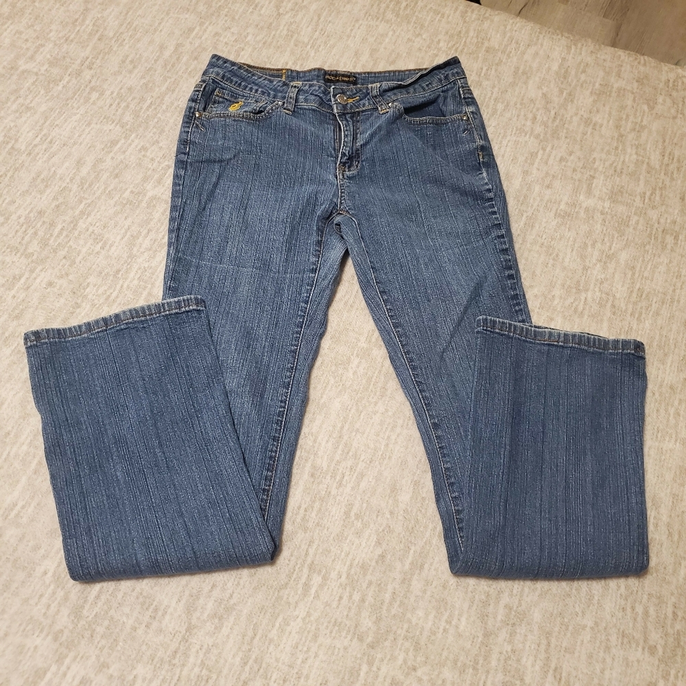 Rocawear bootcut midrise Logo embroidered size 9